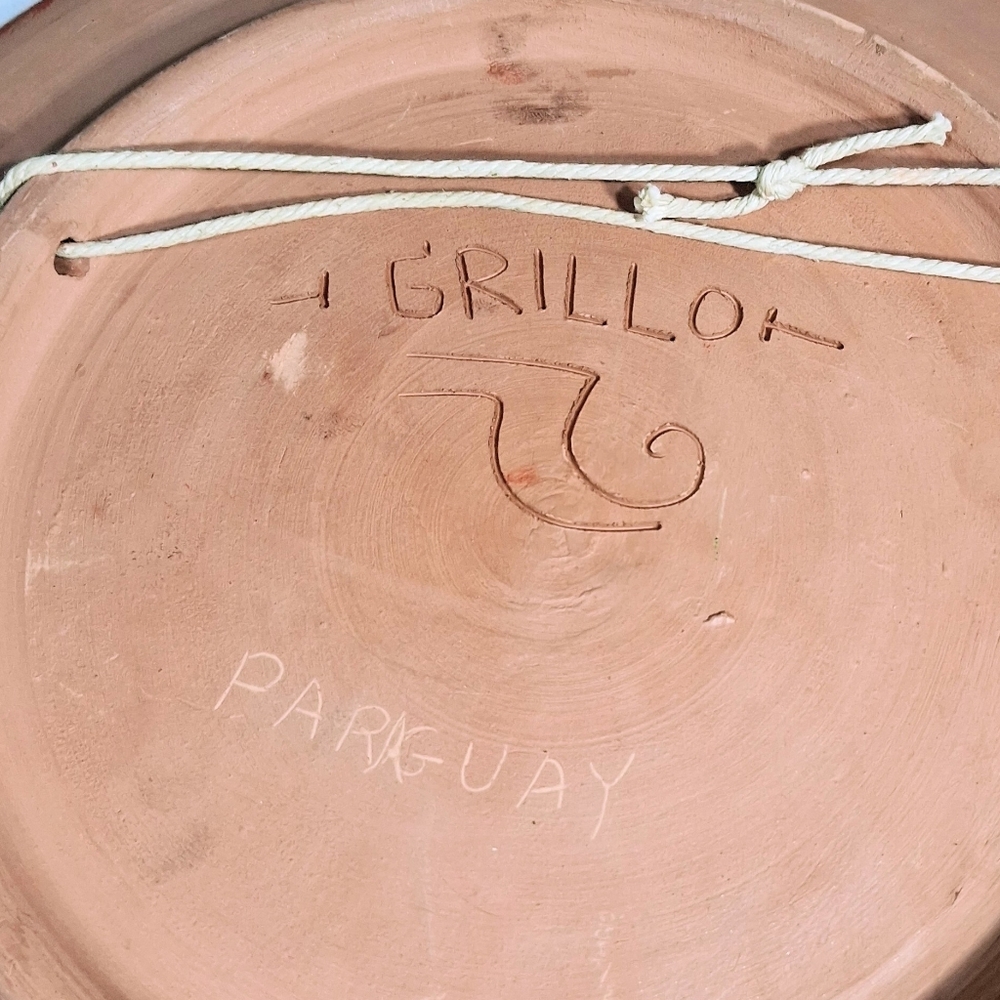 Grillo Paraguayan Earthenware Collectible Pottery Plate or Wall-hanging - Picture 4 of 9